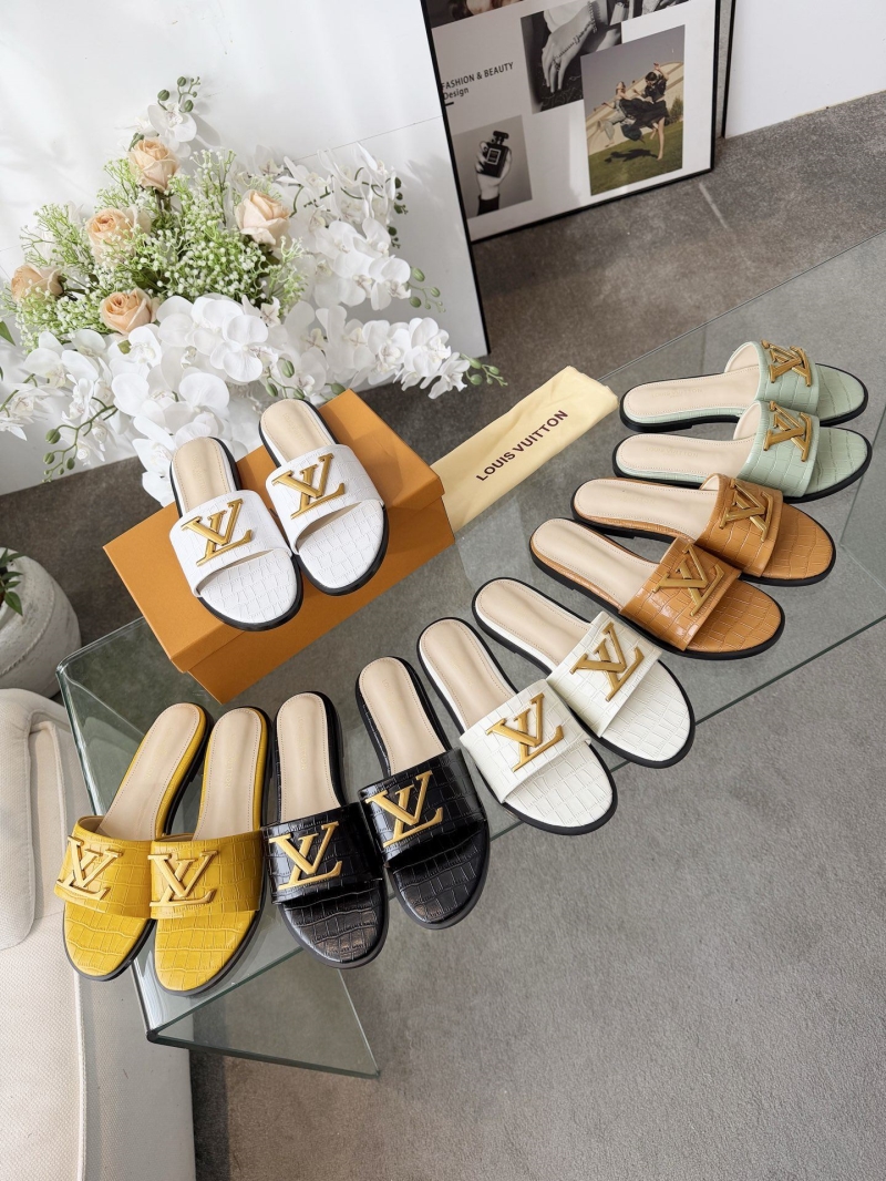 l0vis Vvtt0n slippers